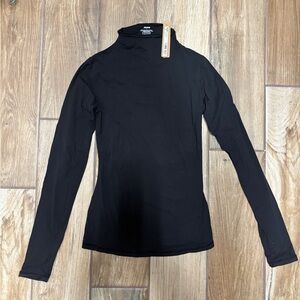 SKIMS Black/Onyx  fits everybody turtleneck top size small. New with tags